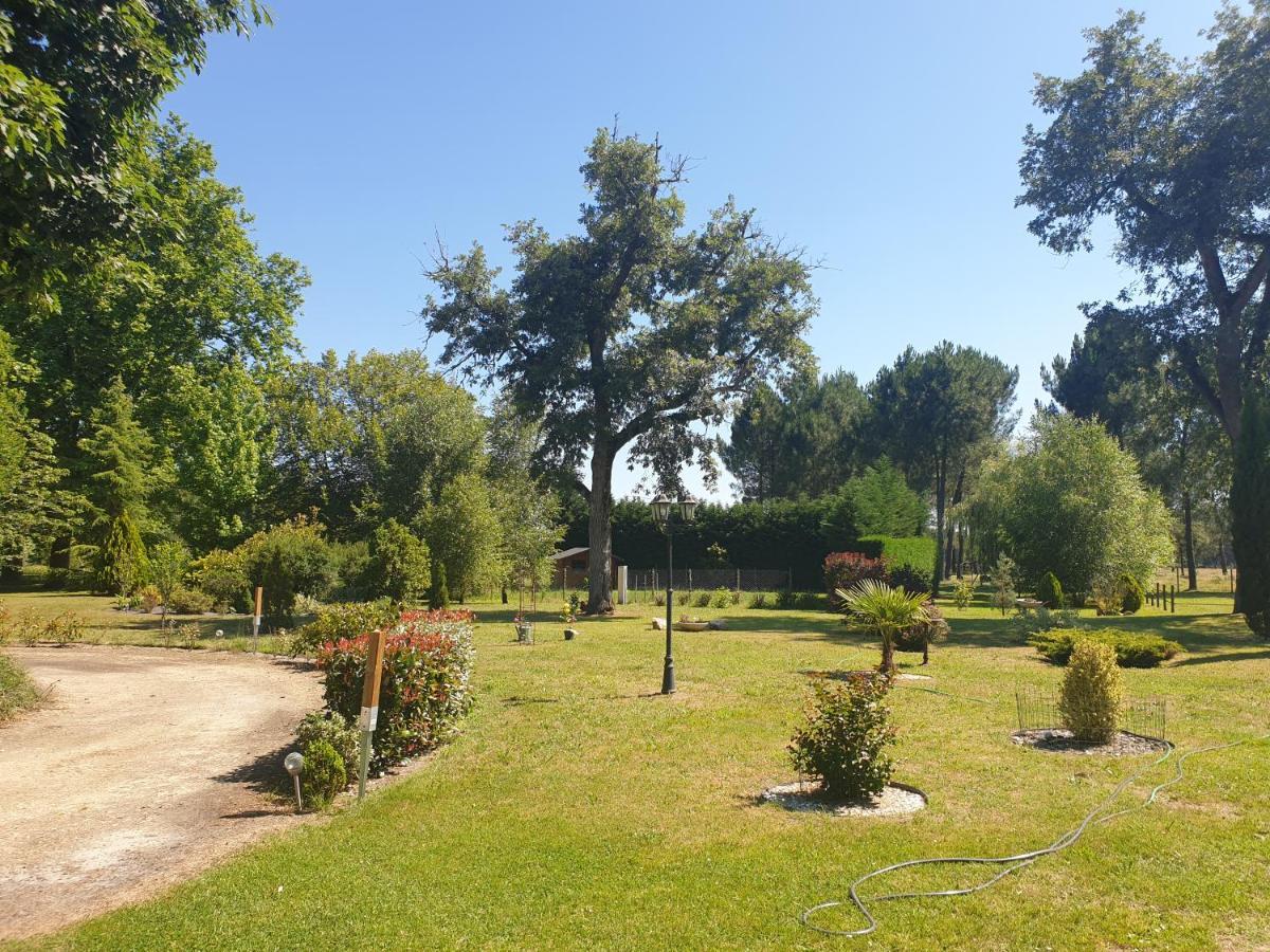 Villa La GRANGE de MOMBEL Losse Exterior foto